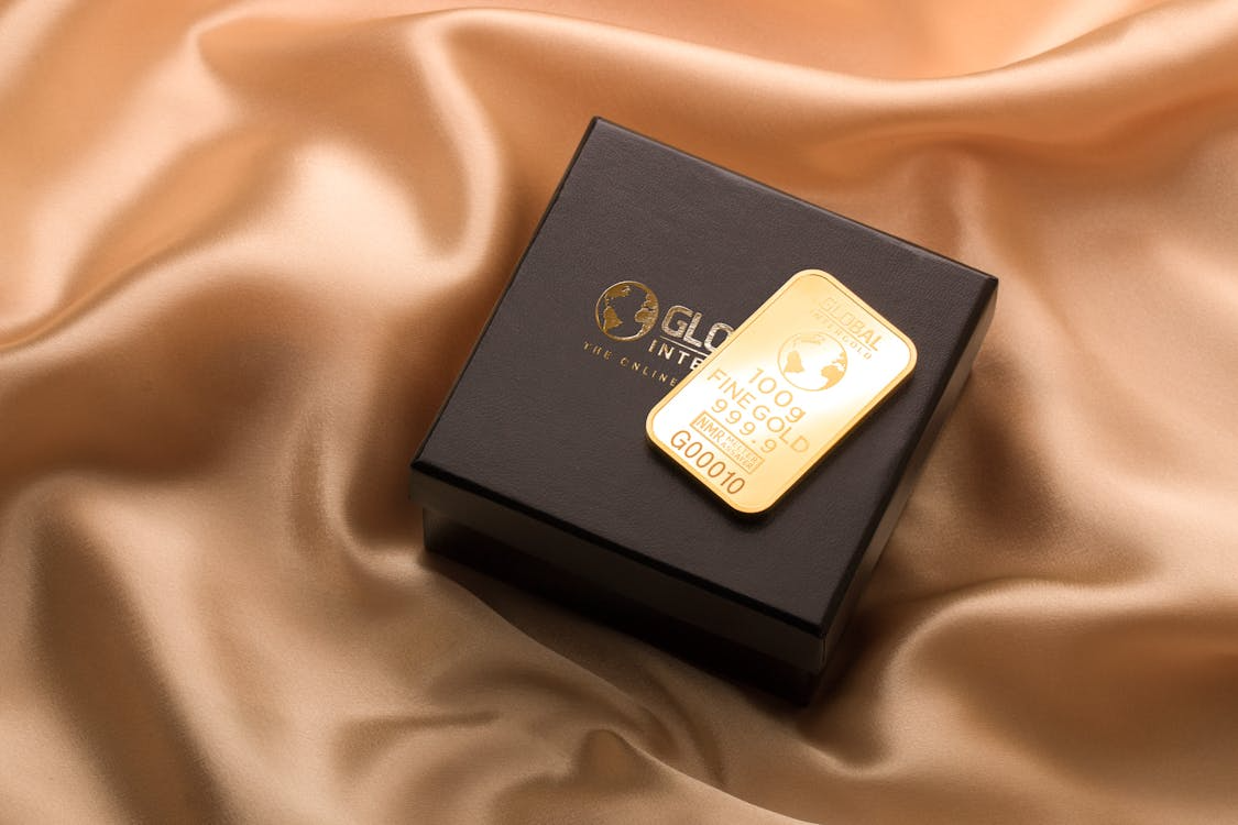 What Happens to Bullion Prices During Economic Crises: Does Gold Always Go Up in Value?