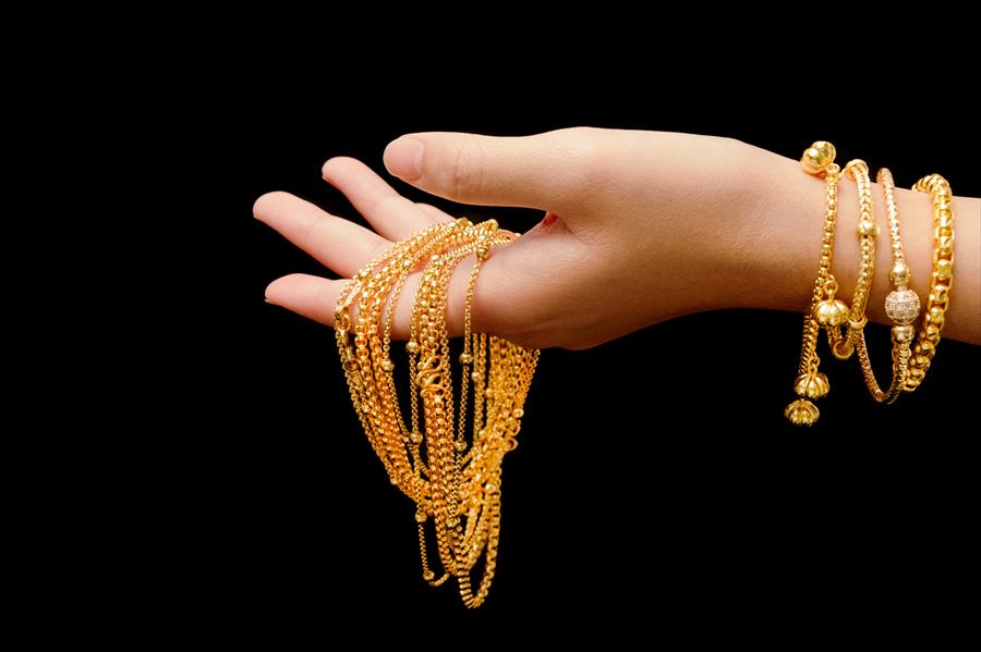 Gold Bullion vs. Gold Jewelry: Which Is the Smarter Investment?