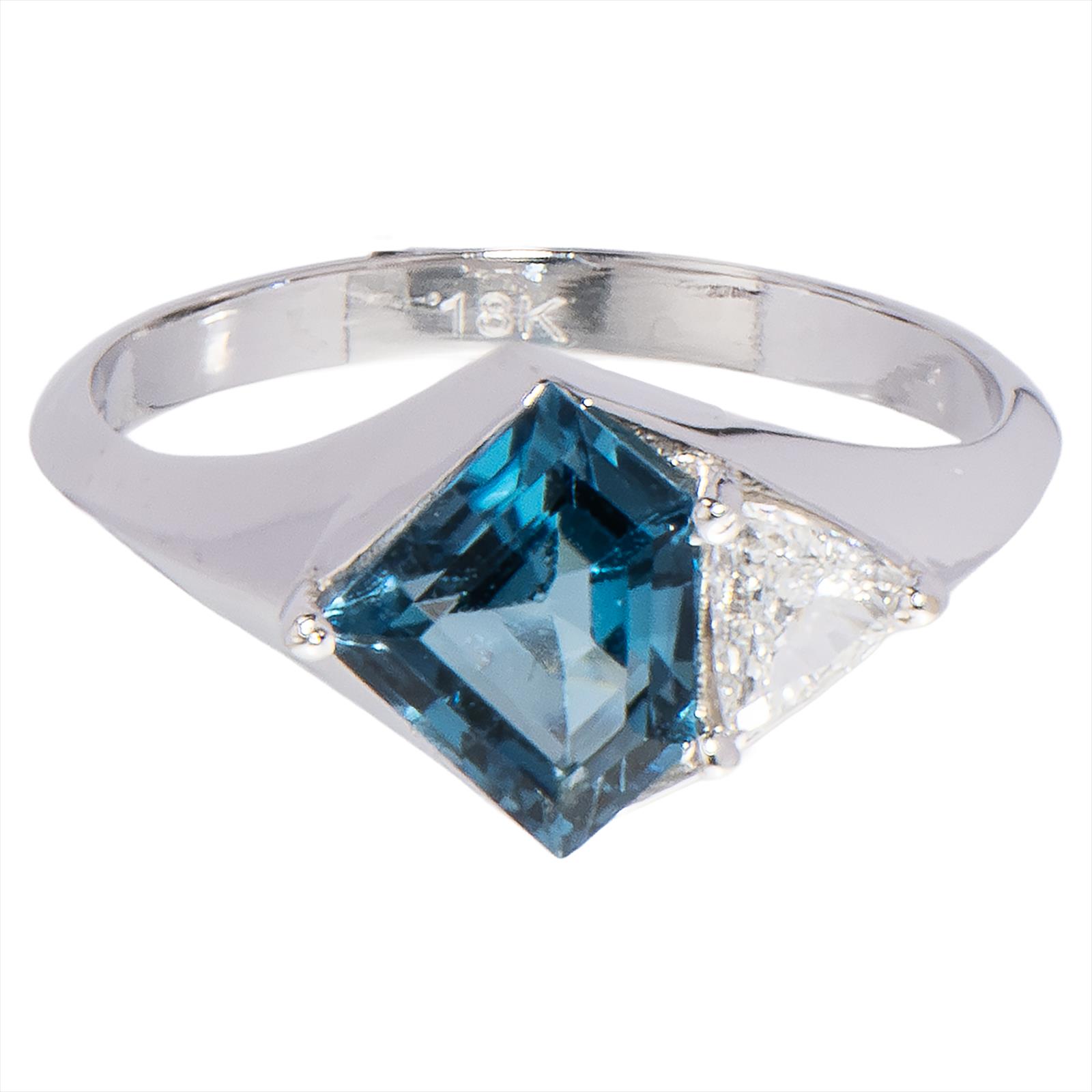 18KW 1.92 CT Topaz .21 CT Diamond Ring GH VS 3.9g Size 7.25 