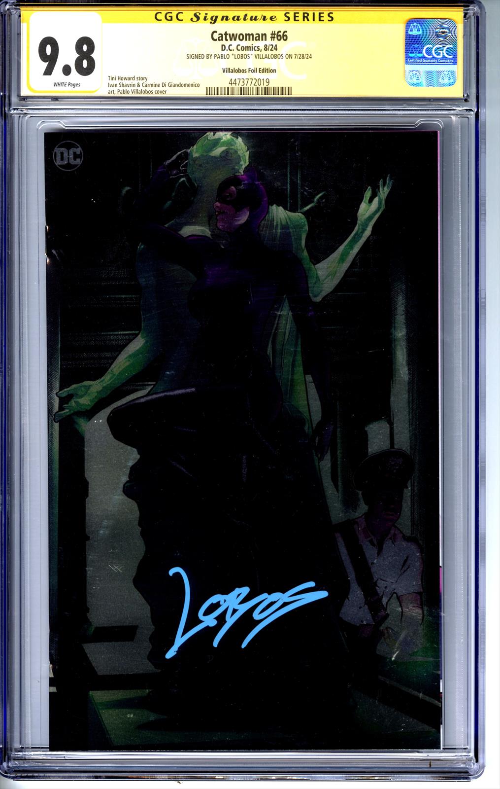 Catwoman v2018 #66 CGC 9.8 Signature Series Signed by Pablo Lobos Villalobos (Villalobos Foil Variant) 